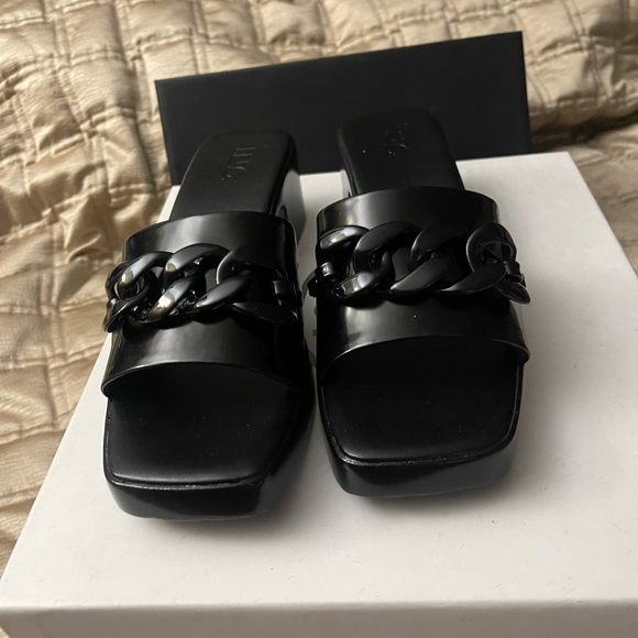 Black Sandal by Inc with a black chain - Picture 3 of 6
